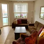 Modern apt, nice view&a walk to city centre