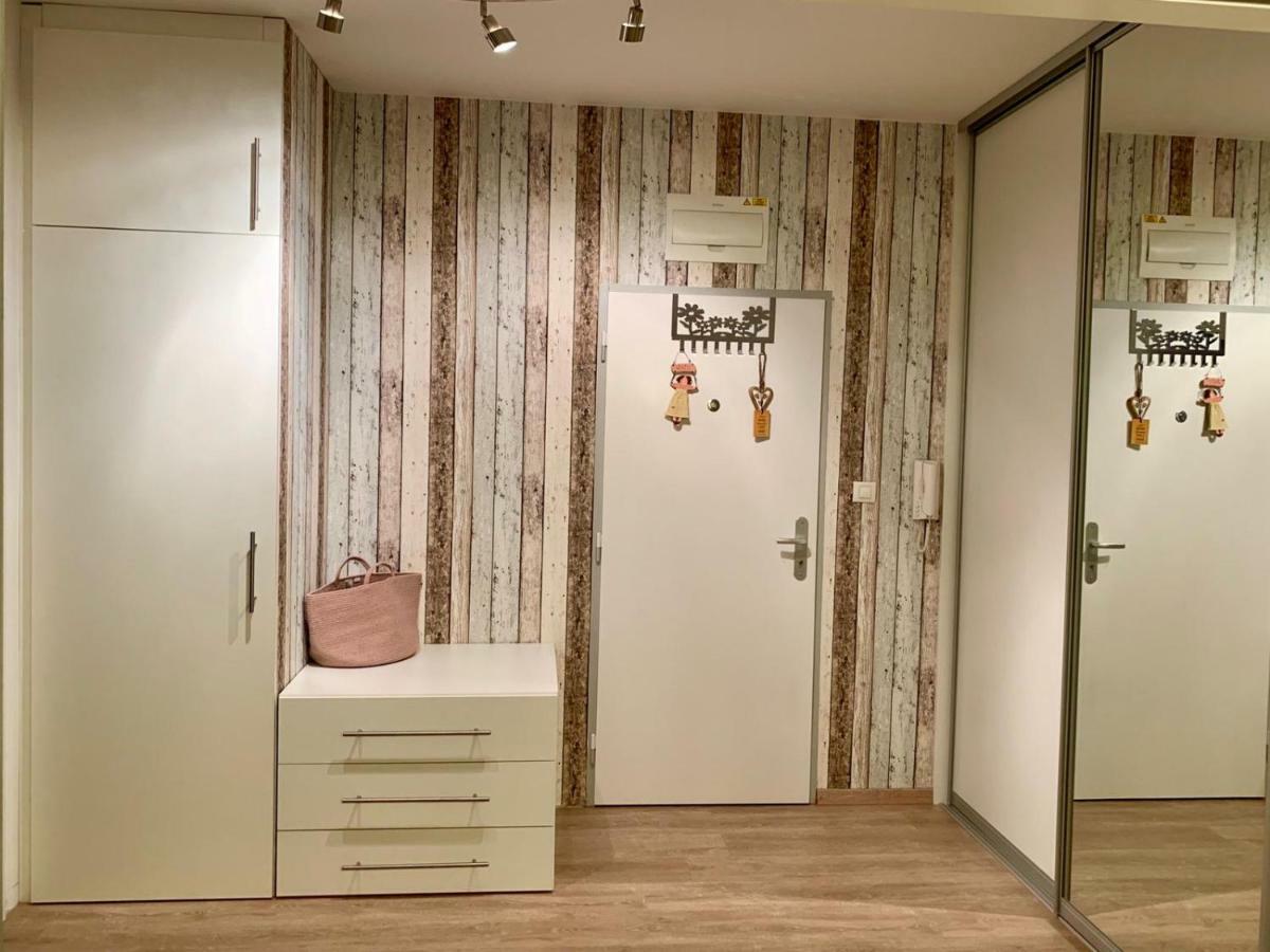 Cozy, Beautiful View, Parking, 1 Stop By Train To Old Town Appartement Bratislava