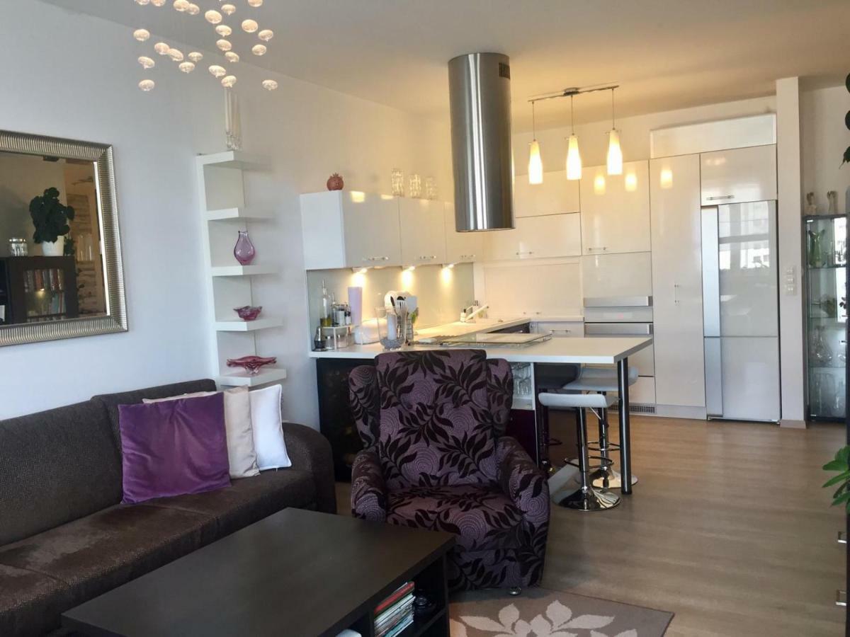 Cozy, Beautiful View, Parking, 1 Stop By Train To Old Town Appartement Bratislava
